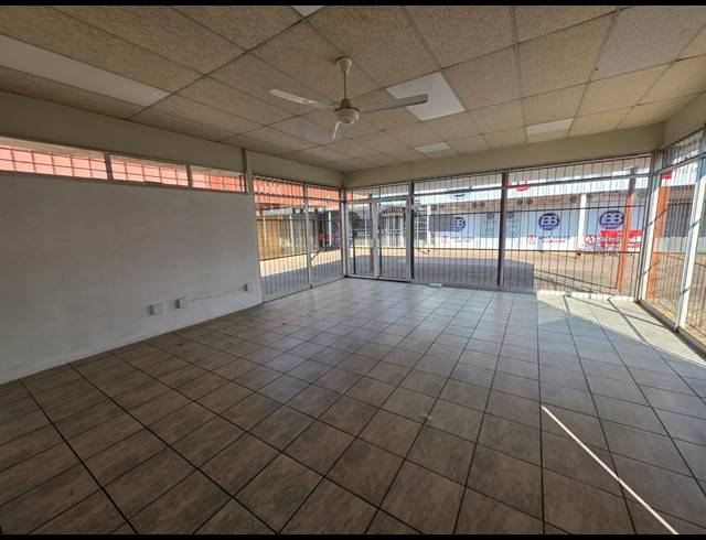 56M² BUSINESS TO LET IN VAALPARK